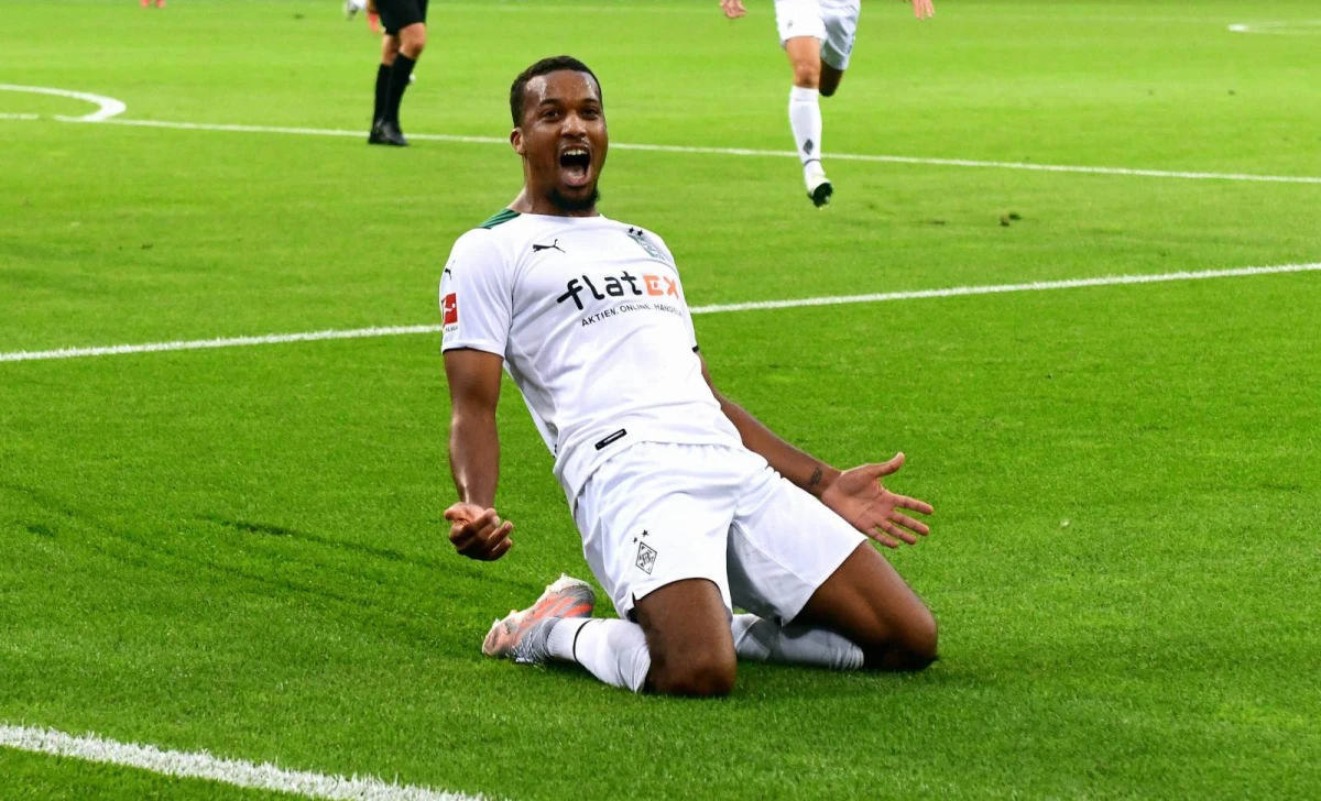 7 il sonra "Borussiya"nı tərk etdi