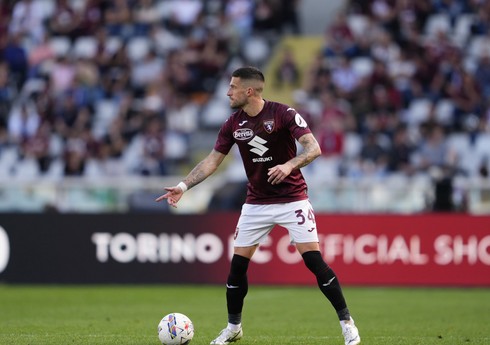 A Seriyası təmsilçisi "Fiorentina"nın futbolçusunu transfer edib