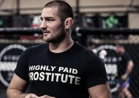 ABŞ təmsilçisi Şon Striklend orta çəkidə yeni UFC çempionu olub