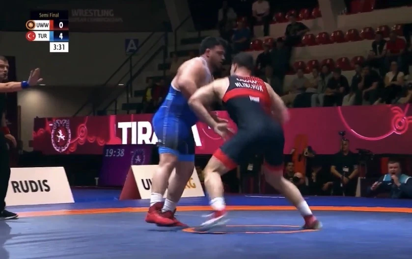 AÇ-də qalmaqal: ƏLİ İLƏ ZƏRBƏ ENDİRDİ, DİSKVALİFİKASİYA EDİLDİ - VİDEO