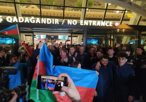 Ağırlıqqaldırma üzrə Azərbaycan millisi coşğu ilə qarşılanıb