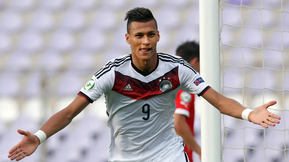 Almaniya millisinin forvardı “Başakşəhər”in formasını geyinəcək - RƏSMİ