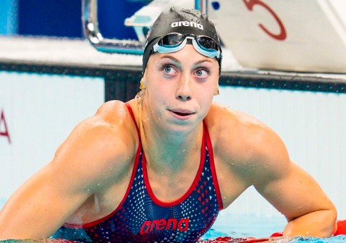 Amerikalı üzgüçü bir gündə iki dünya rekordu müəyyənləşdirib