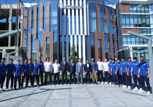 AMF-in prezidenti dünya çempionatında iştirak edəcək U-23 millisinin üzvləri ilə görüşüb