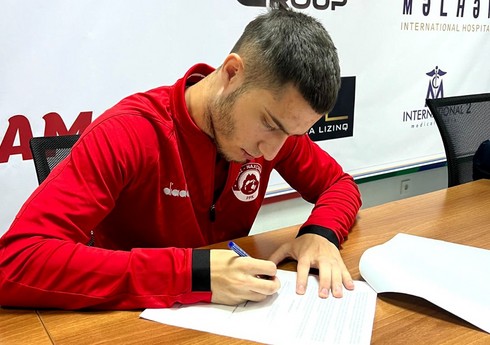 “Araz-Naxçıvan” “Sabah”ın futbolçusunu heyətinə qatıb
