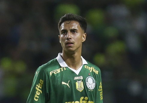 "Arsenal" və "Çelsi" 18 yaşlı müdafiəçini transfer etmək istəyir