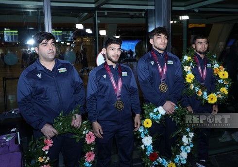 Avropa çempionu olan Azərbaycanın yunan-Roma güləş millisi Vətənə qayıdıb  