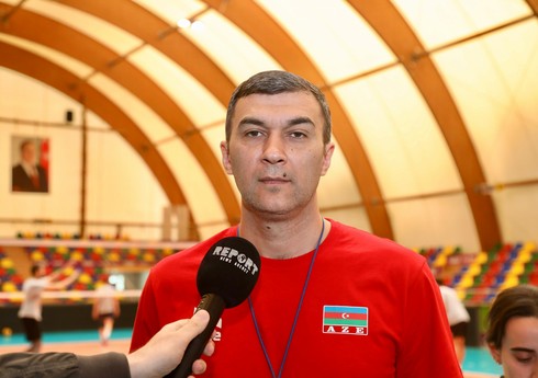 Azərbaycan millisinin baş məşqçisi: Gənclərin təcrübə qazanmasına daha çox üstünlük veririk