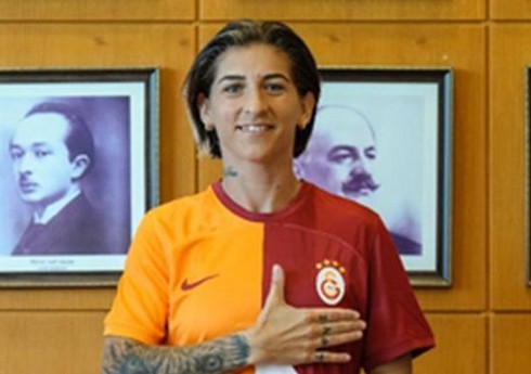 Azərbaycan millisinin futbolçusu: İlk çempionluğumu "Qalatasaray"da yaşadığım üçün çox xoşbəxtəm