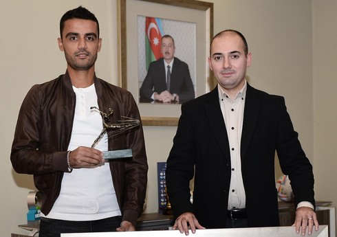 Azərbaycan millisinin sabiq futbolçusu AFFA-da təltif edilib