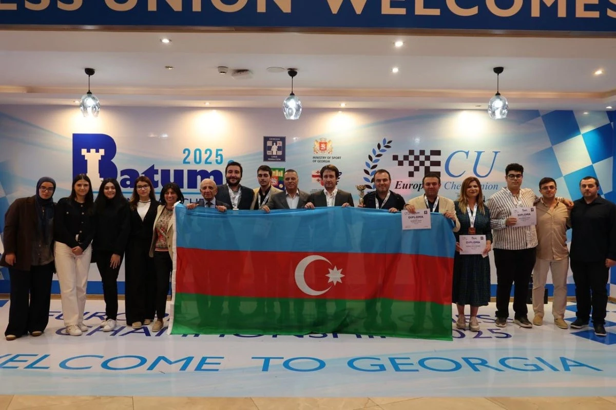 Azərbaycan şahmatçıları Avropa çempionatında təltif olunublar - FOTO
