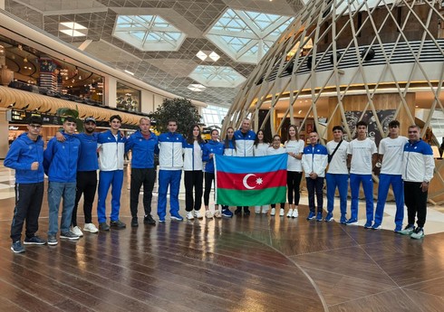 Azərbaycanın çimərlik voleybolçuları təlim-məşq toplanışı üçün Türkiyəyə yollanıblar