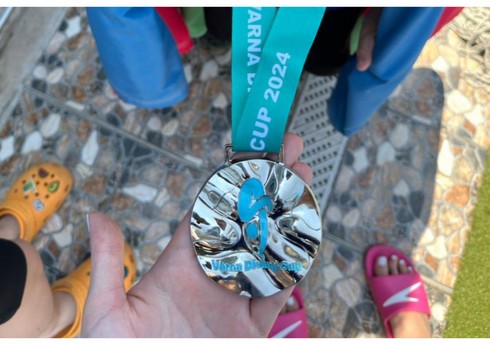 Azərbaycanın üzgüçüsü Bolqarıstanda gümüş medal qazanıb