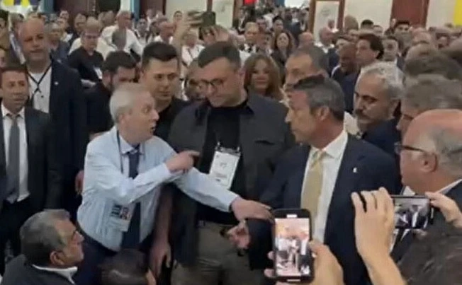 Aziz Yıldırım və Ali Koç arasında gərginlik - VİDEO