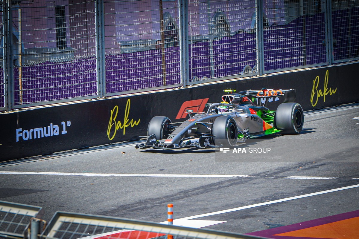 Bakıda Formula 1 üzrə Azərbaycan Qran-Prisində ilk sərbəst yürüş başa çatıb - FOTO - YENİLƏNİB
