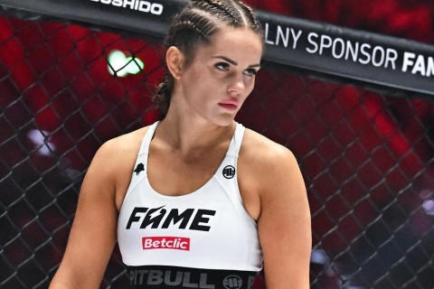 Bakıda keçirilən UFC-də ilk qadın qalib Siqula olub