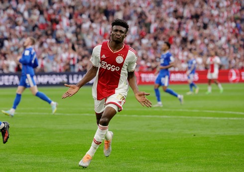 "Barselona" və "Ayaks"dan darmadağın, "Liverpul" "Napoli"yə uduzub