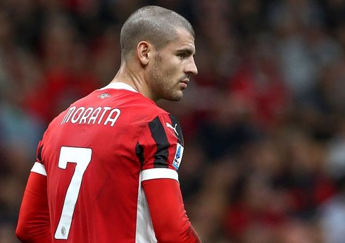 Başından zədə alan "Milan"ın hücumçusu xəstəxanaya aparılıb