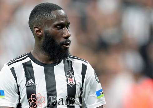 "Beşiktaş" Artur Masuaku ilə yolları ayırıb