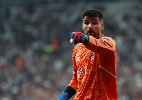 "Beşiktaş" Bakıda kobud səhvlə yadda qalan qapıçısını transferə çıxarır
