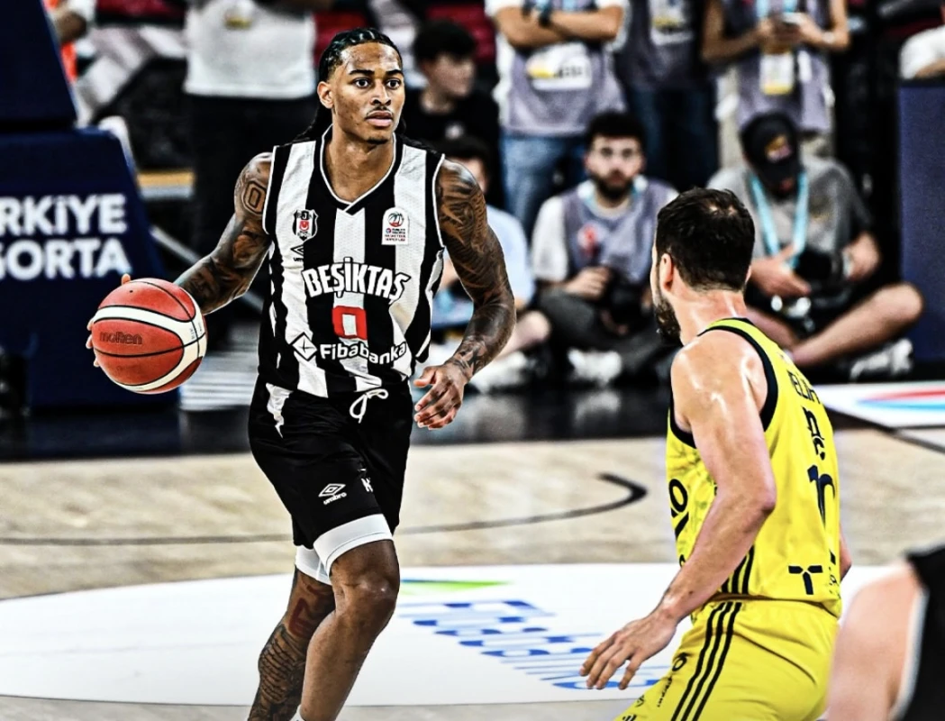 “Beşiktaş” “Fənər”i məğlub etdi