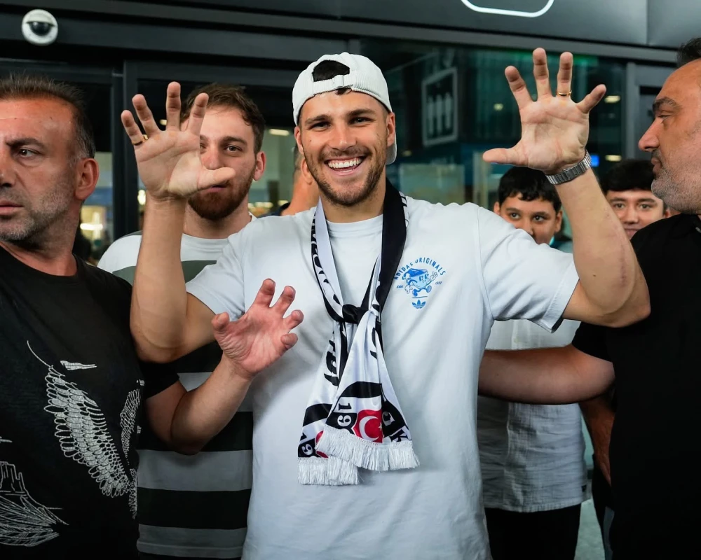 “Beşiktaş” Yuraseki rənglərinə bağladı - RƏSMİ