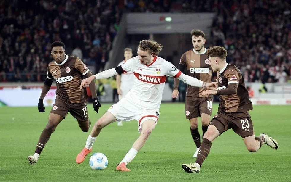 Bundesliqa: “Ştutqart” turu qələbə ilə başa vurub