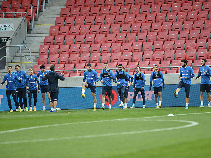 Canni de Byazi iki futbolçudan imtina edib