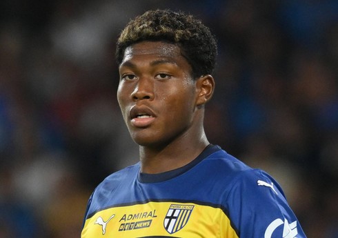 "Çelsi" klubu yaponiyalı qapıçı ilə maraqlanır