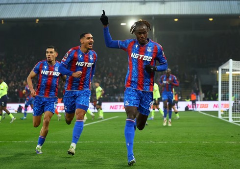 "Çelsi" müdafiəçisinin icarə müqaviləsini vaxtından əvvəl dayandırıb