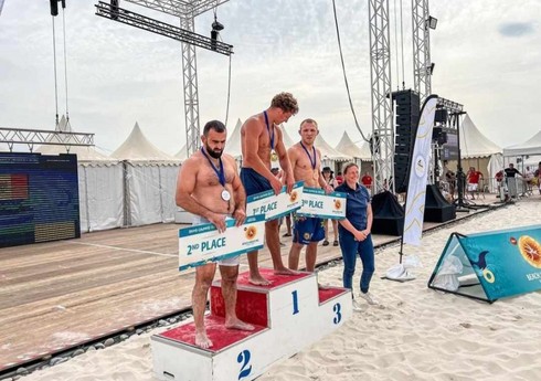 Çimərlik güləşi üzrə Dünya Seriyasında Azərbaycan idmançısı gümüş medal qazanıb