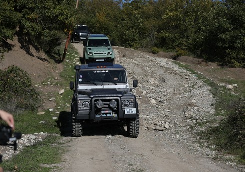 “Defender” yolsuzluq avtomobillərinin yürüşü olub
