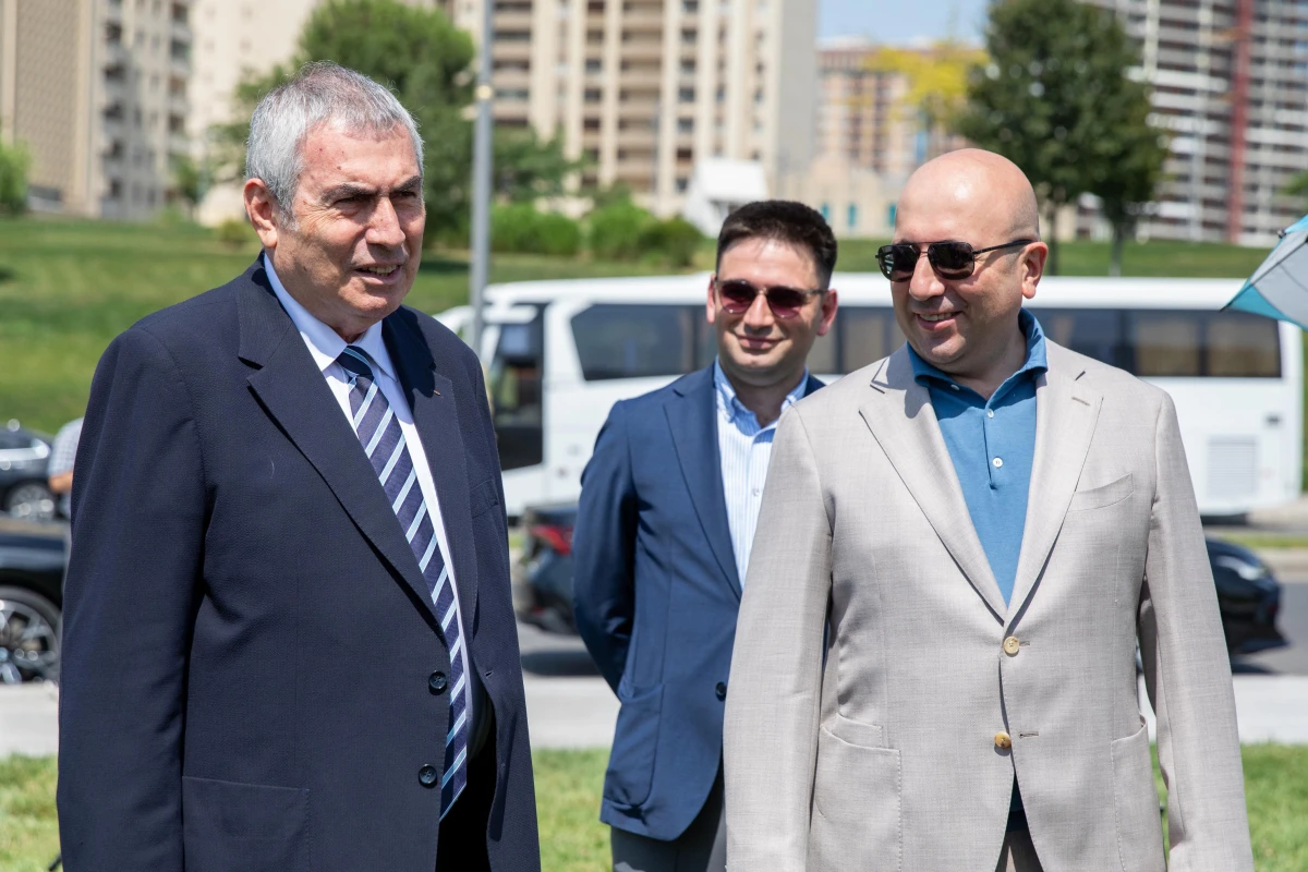 Dünya Kamandan Oxatma Federasiyası Azərbaycanla əməkdaşlığın genişləndirilməsini müzakirə edib - FOTO