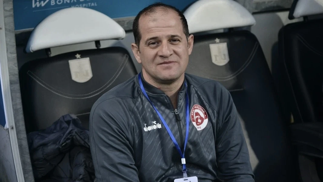 Elmar Baxşıyev: “Bir müdafiəçi transfer etməliyik”