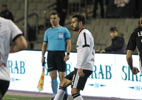 Emin Mahmudov “Neftçi”də 250-ci oyununu keçirib