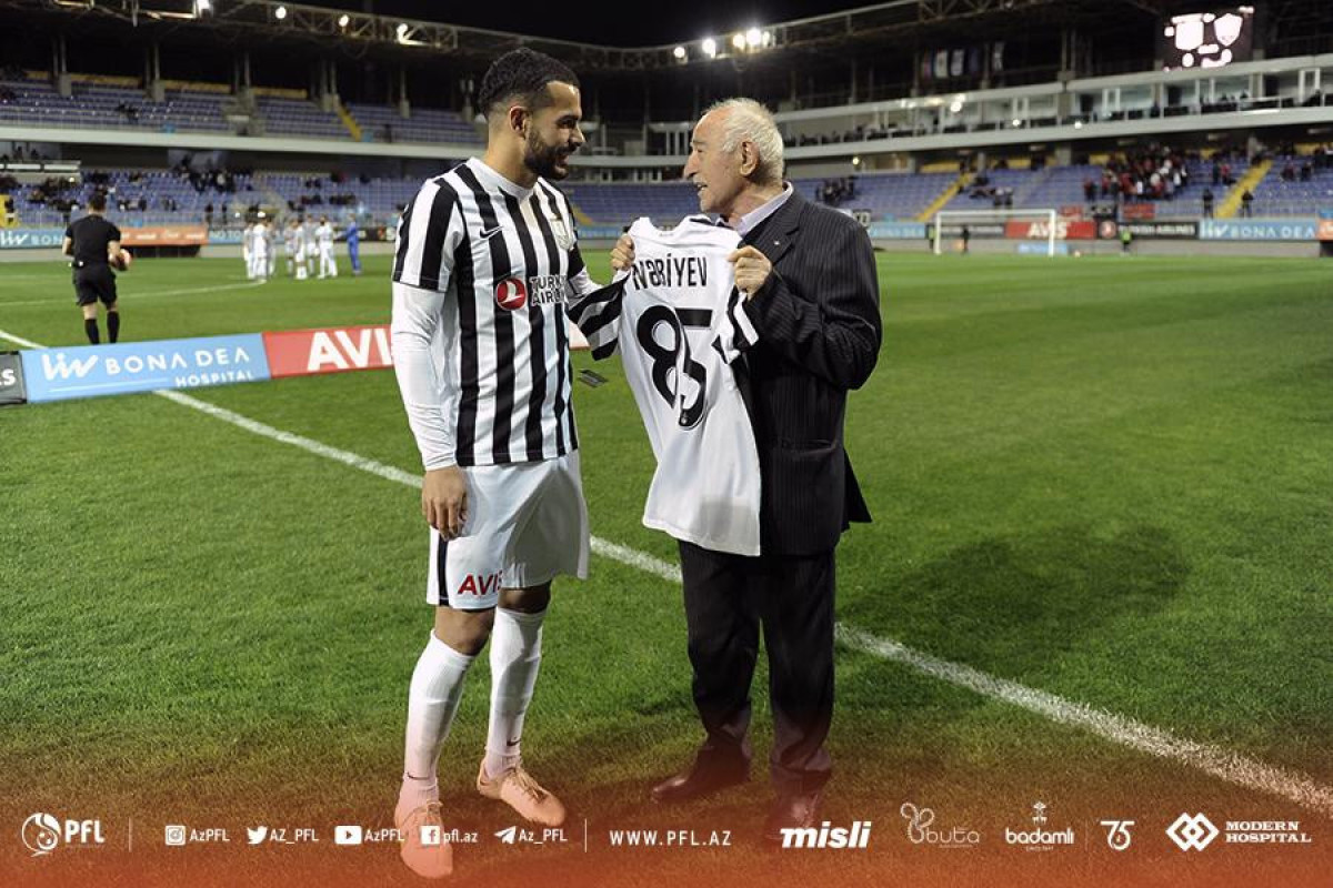 Emin Mahmudov “Neftçi”nin tarixində yeni rekorda imza atıb