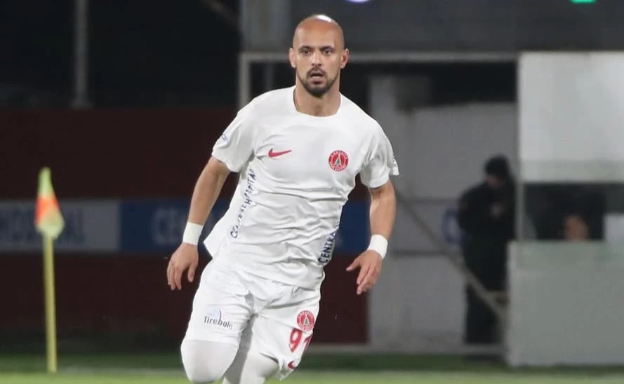 Ərəblər millimizin üzvü ilə maraqlanır - 1+1 illik müqavilə təklif edəcəklər