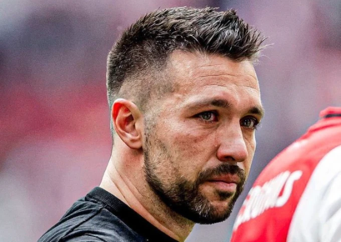 Fariolidən istefa qərarı