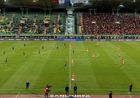 “Fənərbağça” Türkiyə Superkubokunda “Qalatasaray”la oyunda meydanı tərk edib
