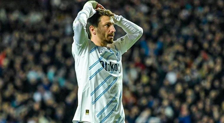 “Fənərbaxça” Mert Hakan Yandaşın ayağının kəsilmə riski barədə iddialara dair açıqlama yayıb