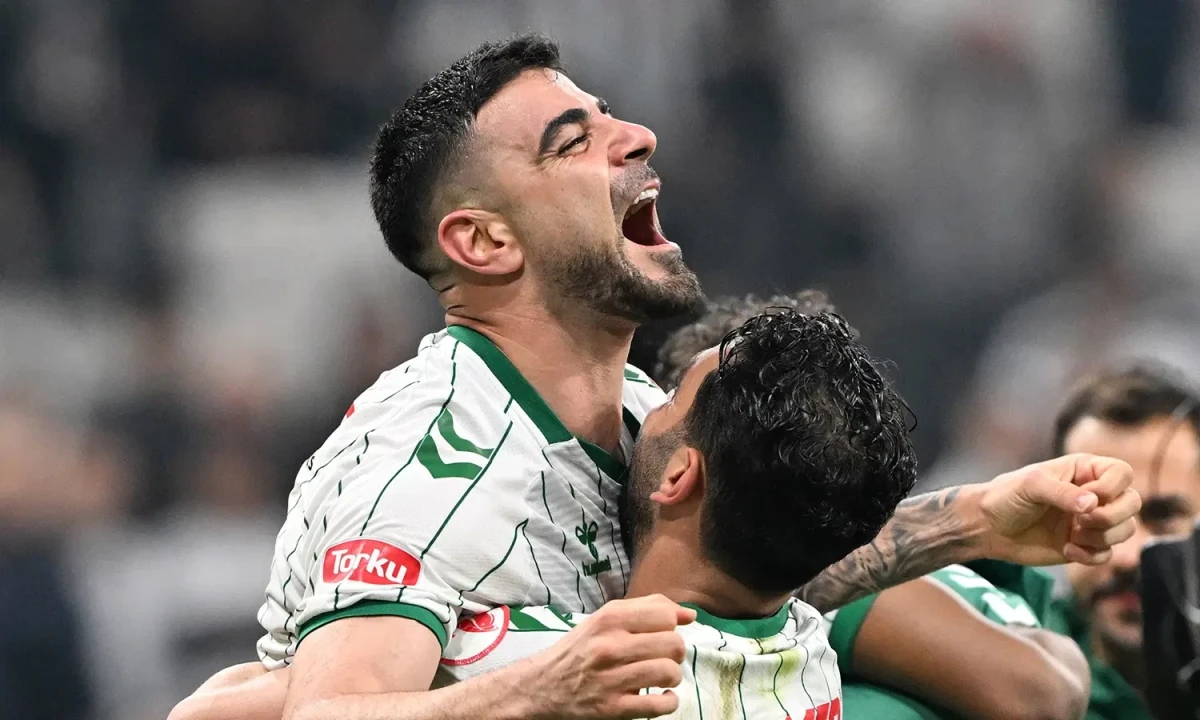 “Fənərbaxça”dan müdafiəyə yeni həmlə – Adil Demirbağ üçün rəsmi təklif