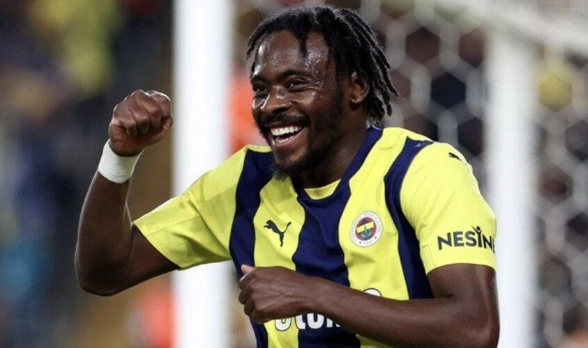 “Fənər”in müdafiəçisi “Beşiktaş”la razılaşdı