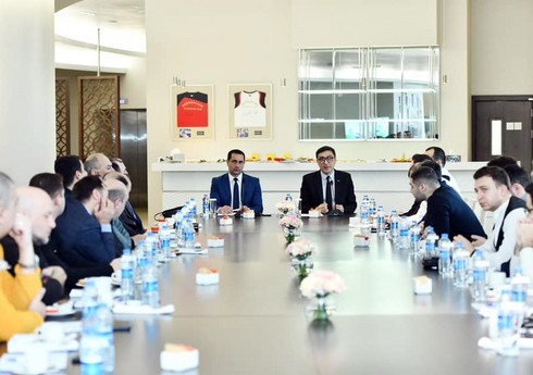Fərid Qayıbov idman mediasının nümayəndələri ilə görüşüb