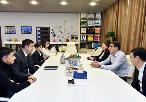 Fərid Qayıbov Malayziyaya yollanacaq gənc badmintonçularla görüşüb