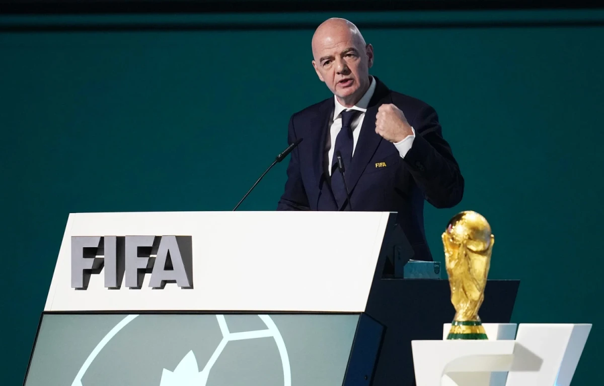 FİFA-dan tənqidlərə cavab – "Heç kim futbolu satmır"