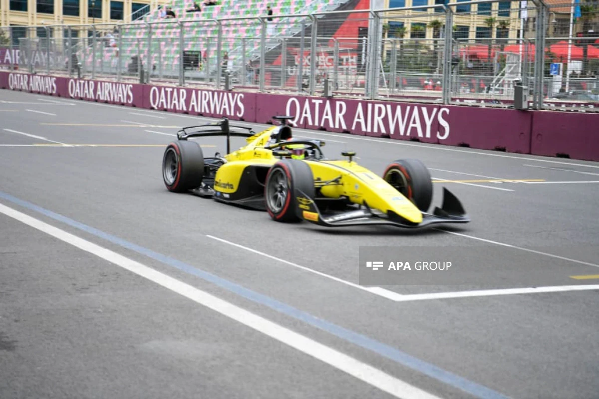 "Formula-1": Favorit pilot Oskar Piastri maneəyə çırpılıb