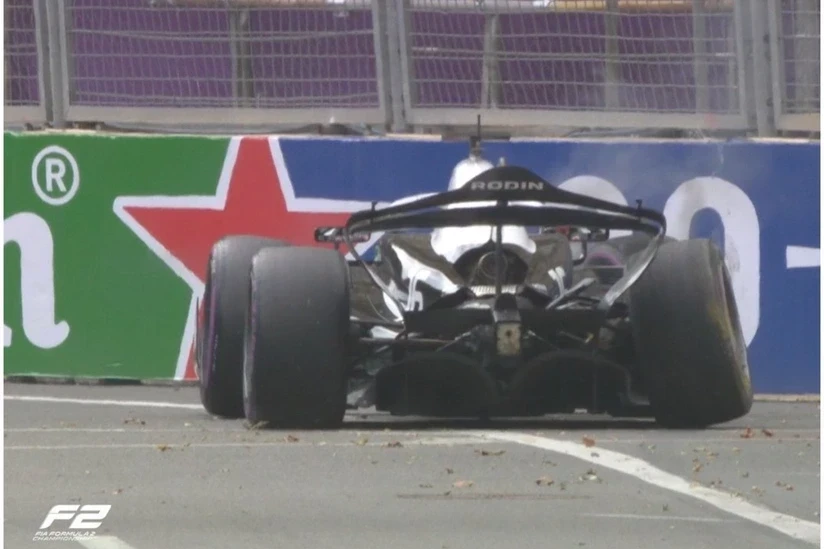 “Formula 2”: Martinsin bolidi səddə çırpıldı