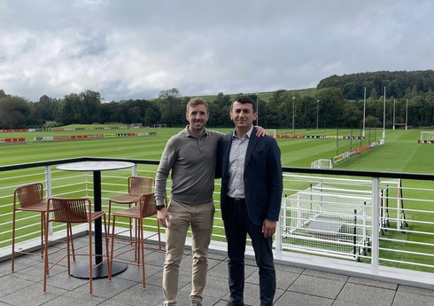 Futbolun İnkişaf Fondunun icraçı direktoru Uels Futbol Fondunun rəsmisi ilə görüşüb