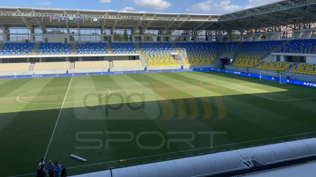 Gəncə stadionunda mənfi əlamətlər: qazon yanıb! - FOTO