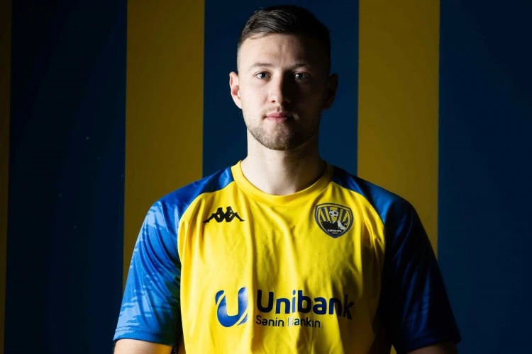 Gürcü futbolçu “Kəpəz”də - RƏSMİ